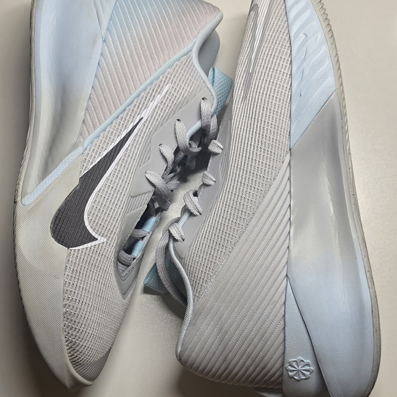 Nike | JT Academy Jump | Men's | Gray and Blue | Athletic Shoes | Size 8 - Picture 2 of 13